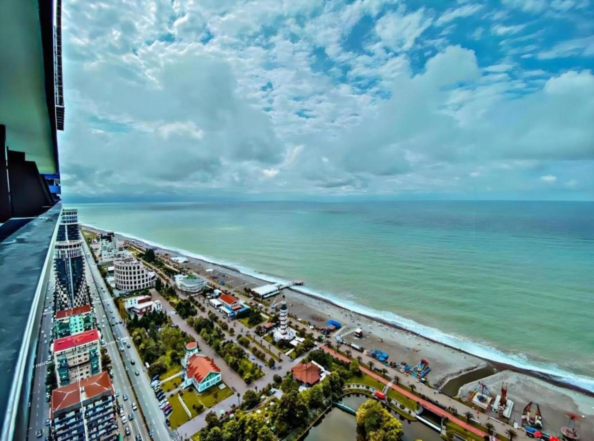 Orbi City Sea View Aparthotel Batoemi Buitenkant foto