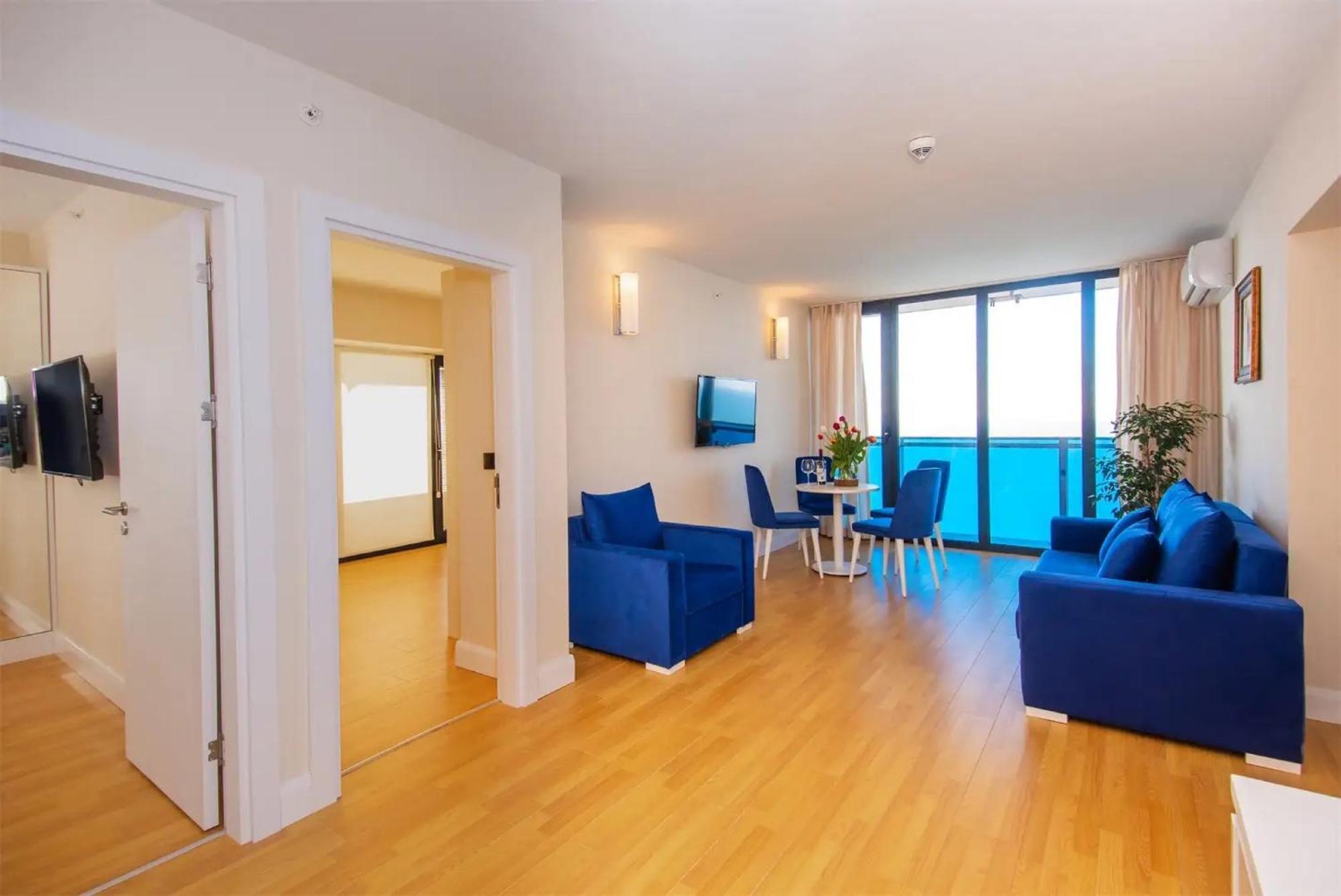 Orbi City Sea View Aparthotel Batoemi Buitenkant foto