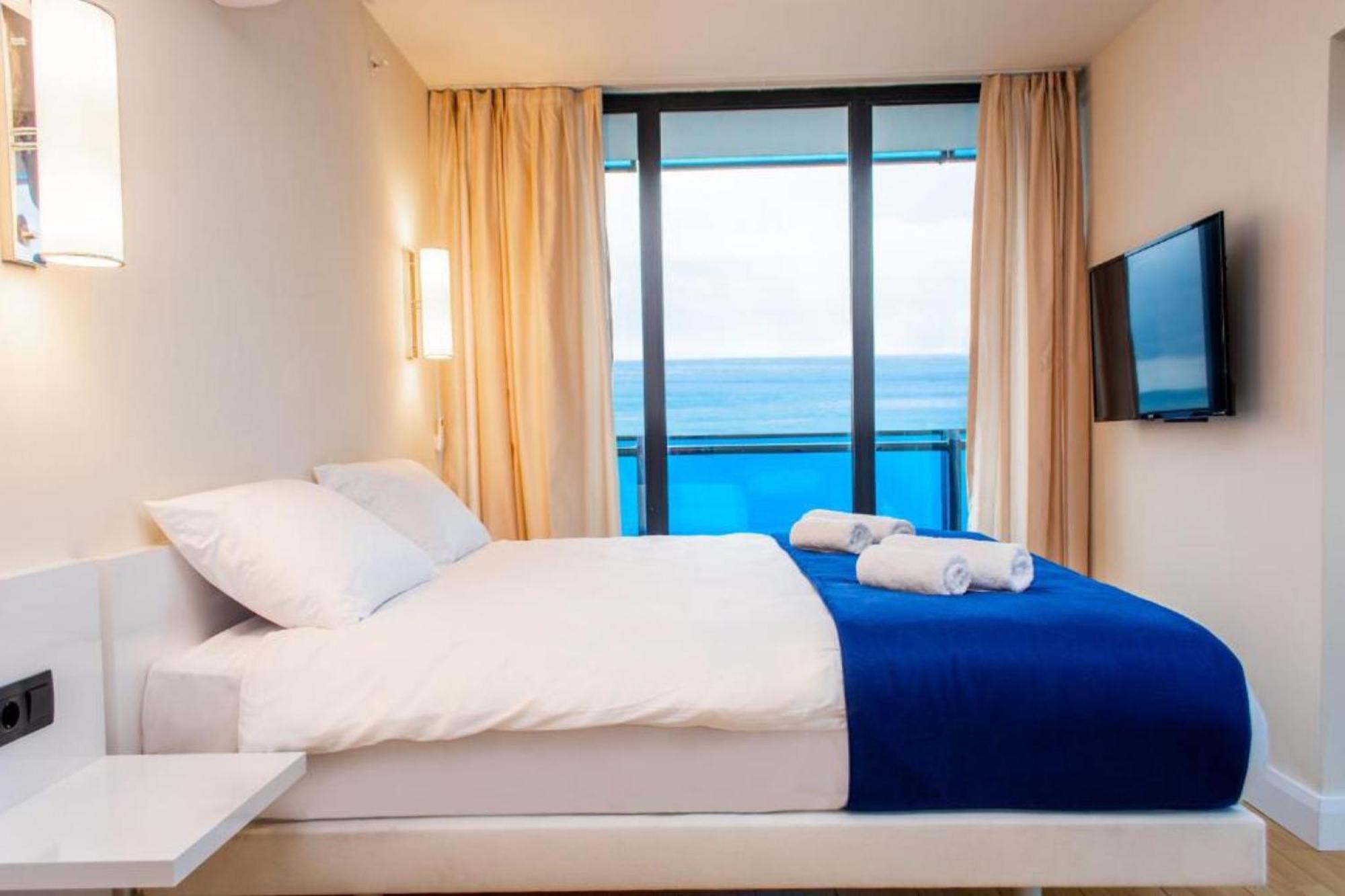 Orbi City Sea View Aparthotel Batoemi Buitenkant foto