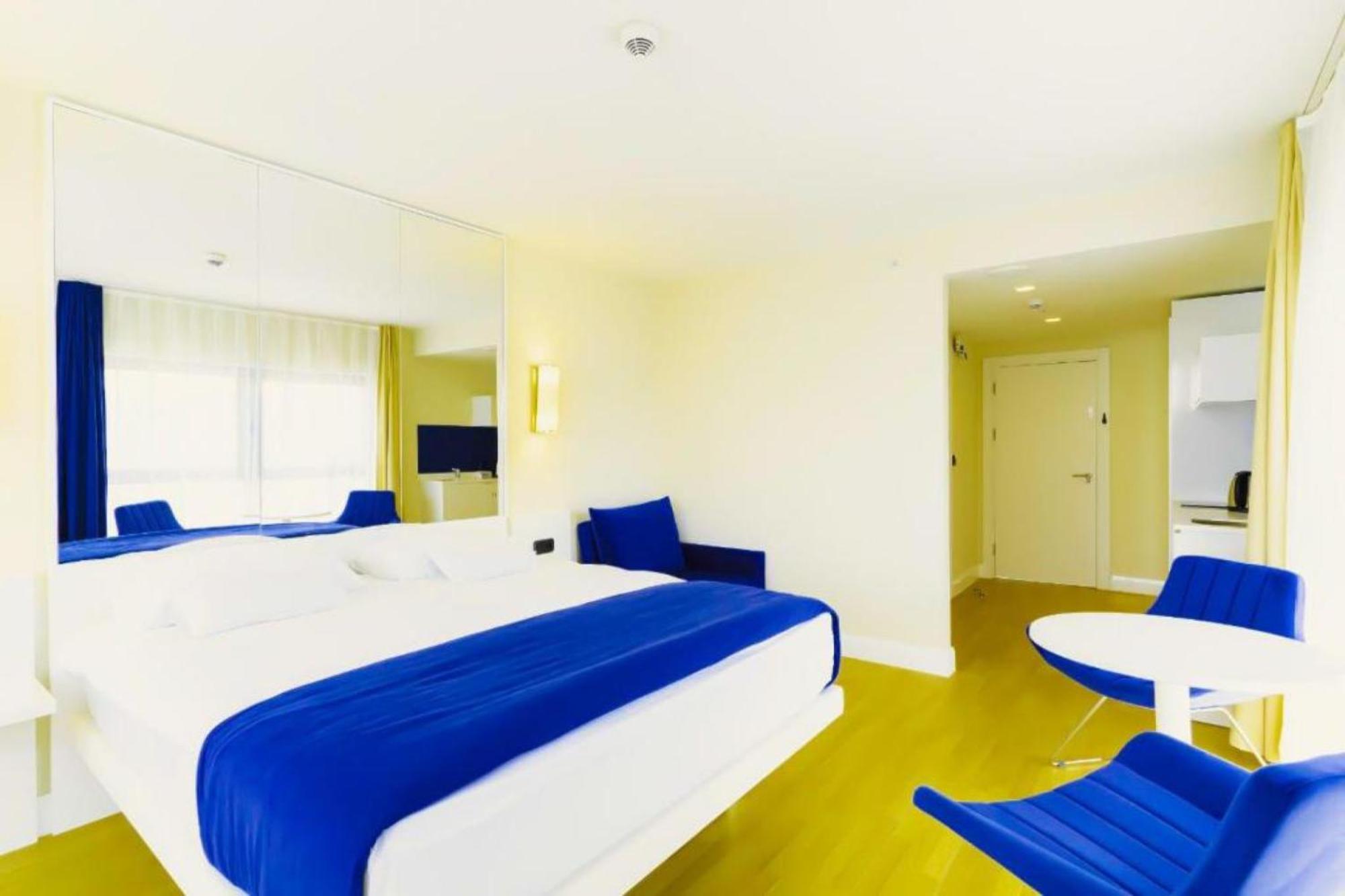 Orbi City Sea View Aparthotel Batoemi Buitenkant foto
